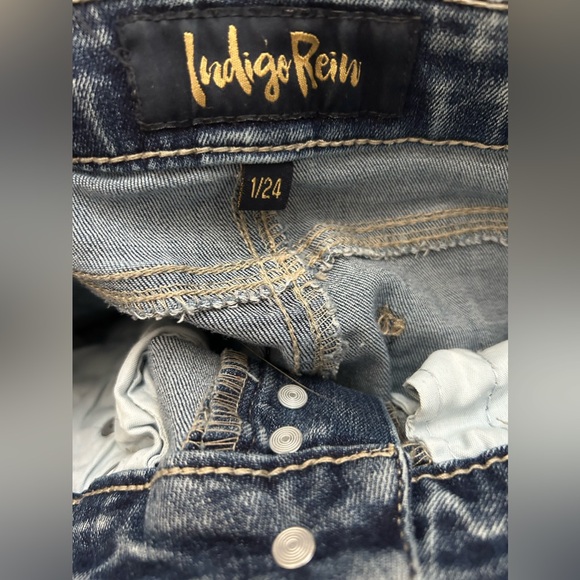 Skinny Jeans - Picture 2 of 2